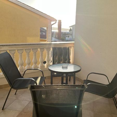 Burle Apartment With Free Private Parking Medulin Exterior foto